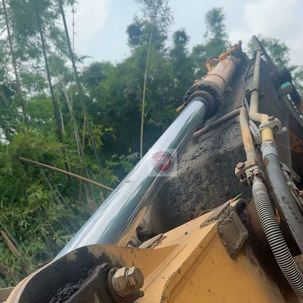 Гидроцилиндр рукояти Hyundai R330LC-7 31Q9-50130 (4) Гидроцилиндр рукояти Hyundai R330LC-7 31Q9-50130